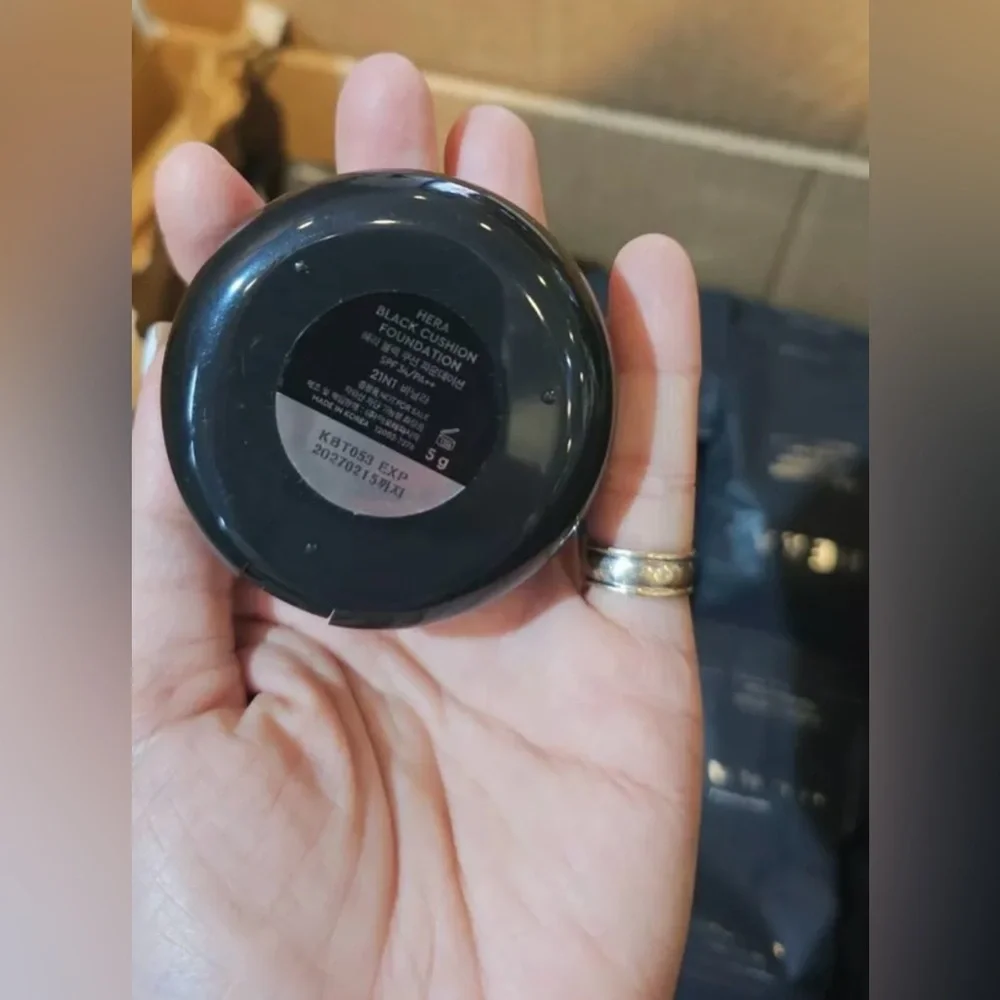 HERA 2024 NEW Black MINI Cushion Foundation 5g SPF34/PA++ K-Beauty. Shade 21N1